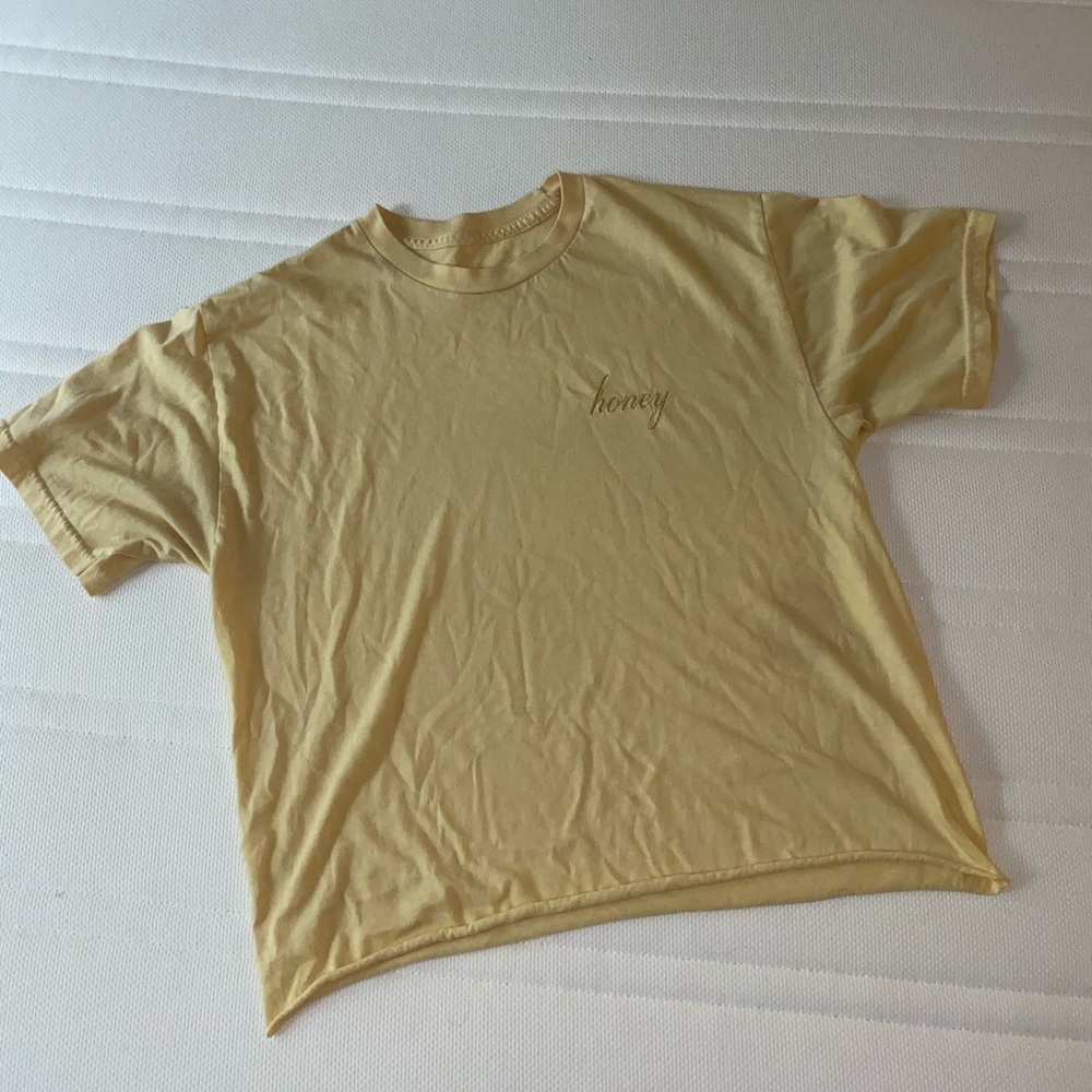 yellow t-shirt